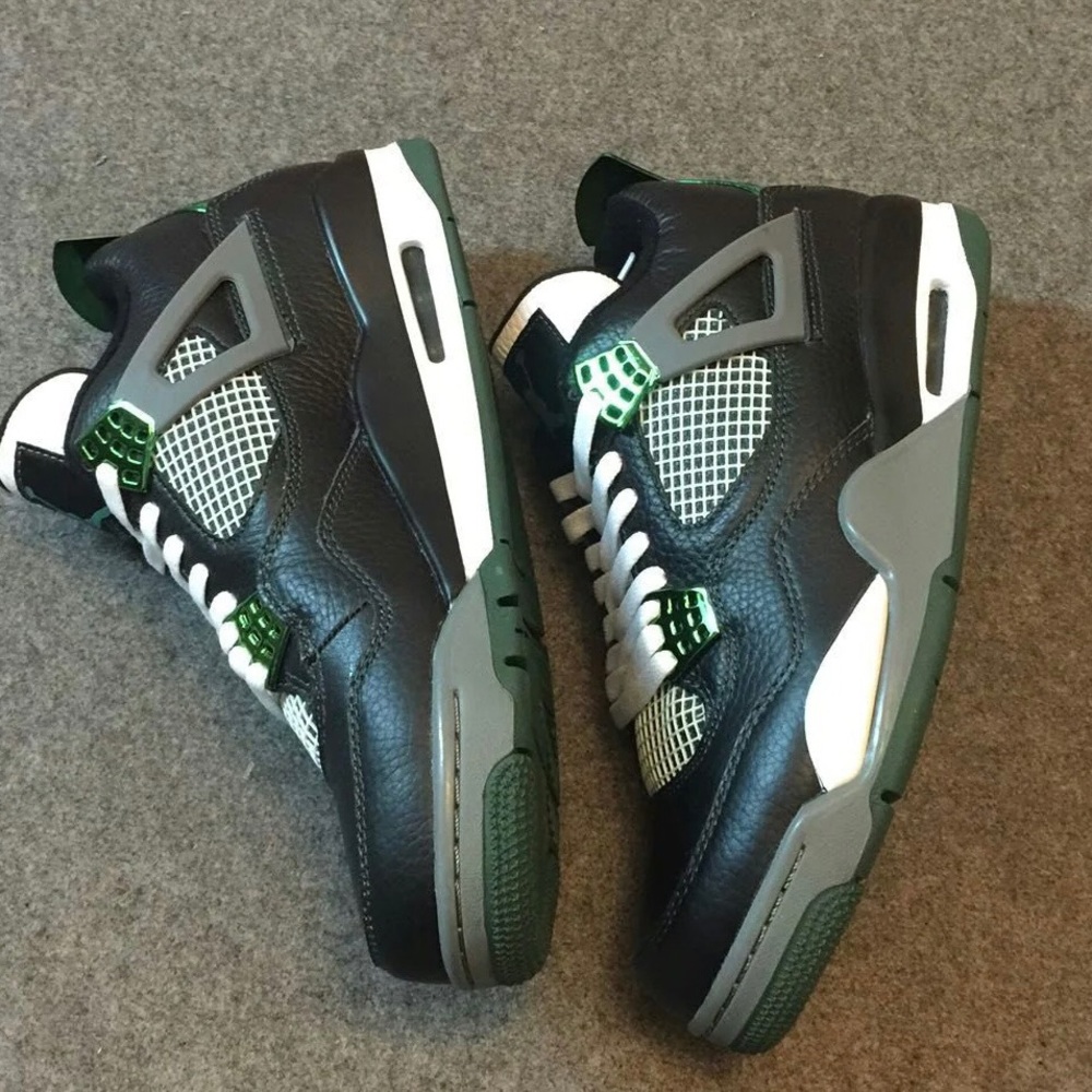 Nike AirJordan 4 Oregon Ducks Retro Sneakers Shoes - Picture 3 of 9